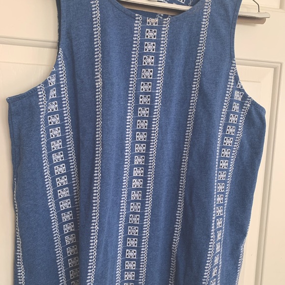 J Jill Decorative Embroidery Design Pattern Blue Sleeveless Tank Top Large NWOT - Picture 4 of 9